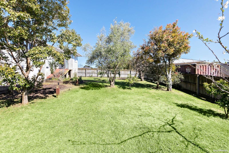 14 Aronui Terrace, Kelston, Auckland - Carousel 2