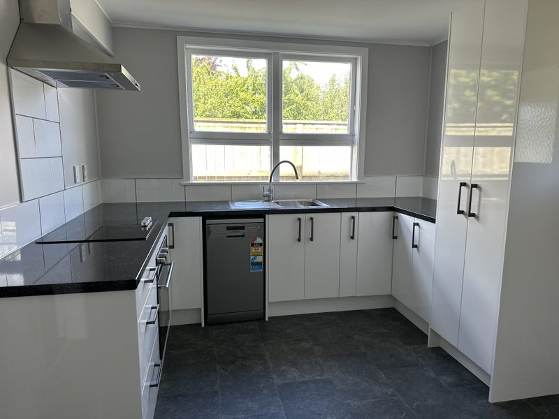 67 Shakespeare Avenue, Trentham, Upper Hutt - Carousel 2