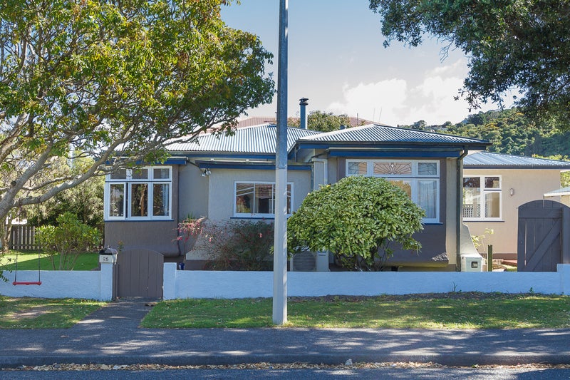 25 Hume Street, Alicetown, Lower Hutt - Carousel 1