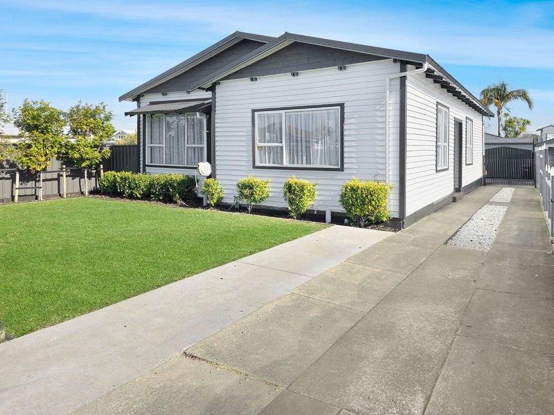 8 Georges Drive, Napier South, Napier - Carousel 1