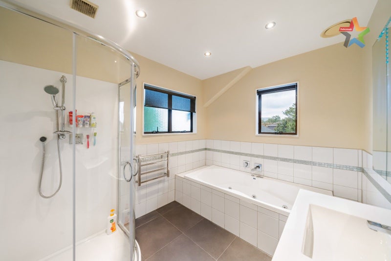 2A Burke Grove, Naenae, Lower Hutt - Carousel 2