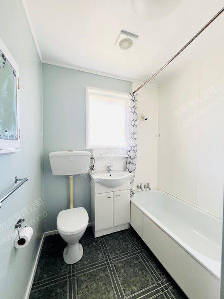 2/31A Vine Street, Mangere East, Auckland - Carousel 9