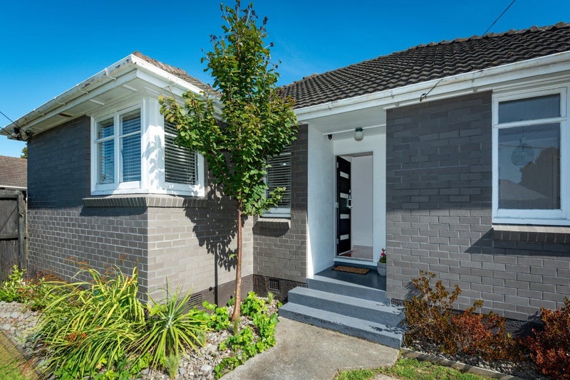 152 Aorangi Road, Bryndwr, Christchurch - Carousel 1