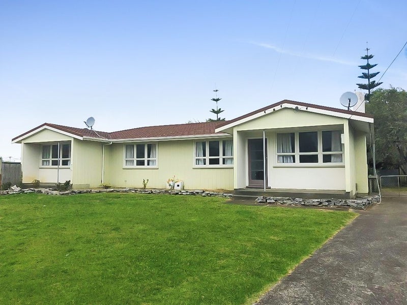 7 Armstrong Place, Gonville, Whanganui - Carousel 2