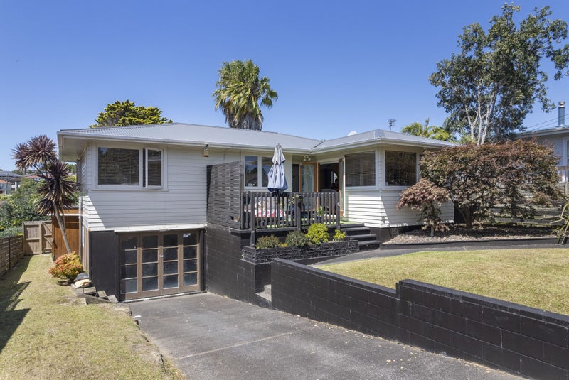 8 Connell Street, Blockhouse Bay, Auckland - Carousel 1