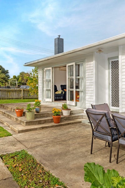 1 Redmond Street, Elgin, Gisborne - Carousel 24