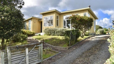 5 Brendan Drive, Te Horo Beach - Carousel 1
