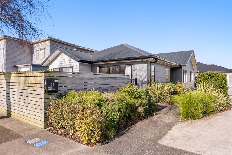 21 Rimutaka Street, Trentham, Upper Hutt - Carousel 21