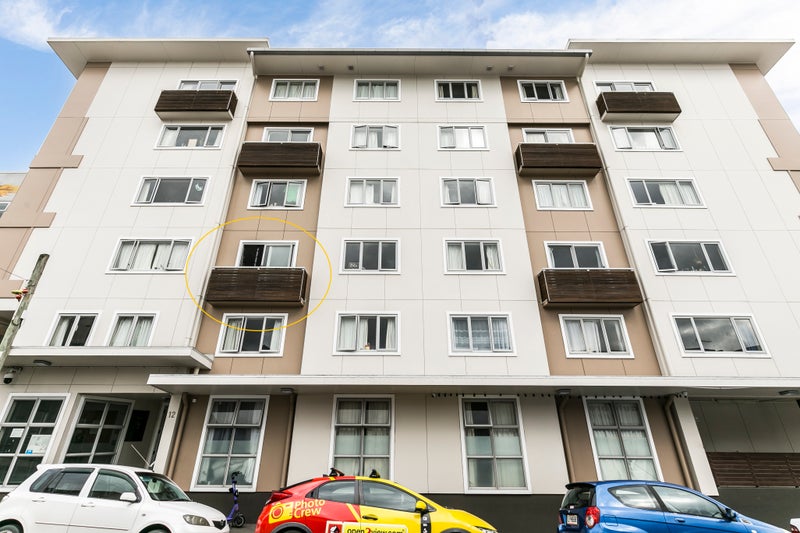 301/12 Martin Square, Te Aro, Wellington - Carousel 1