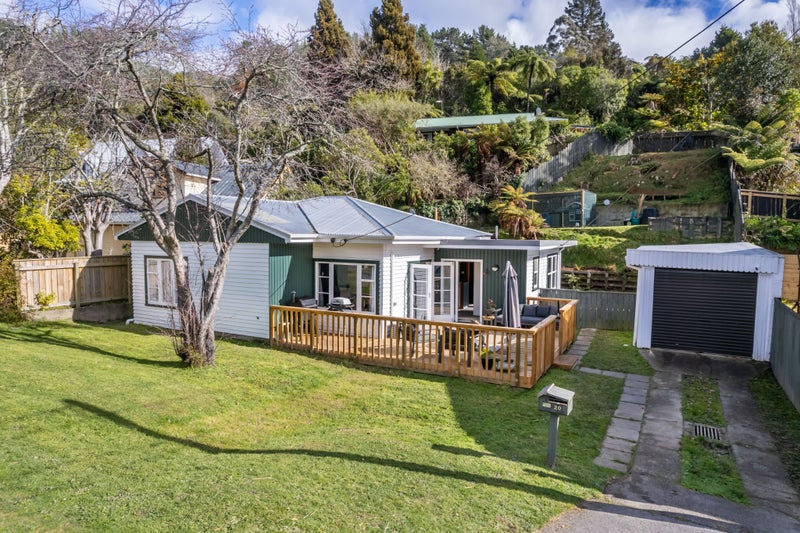 20 Jocelyn Crescent, Pinehaven, Upper Hutt - Carousel 2