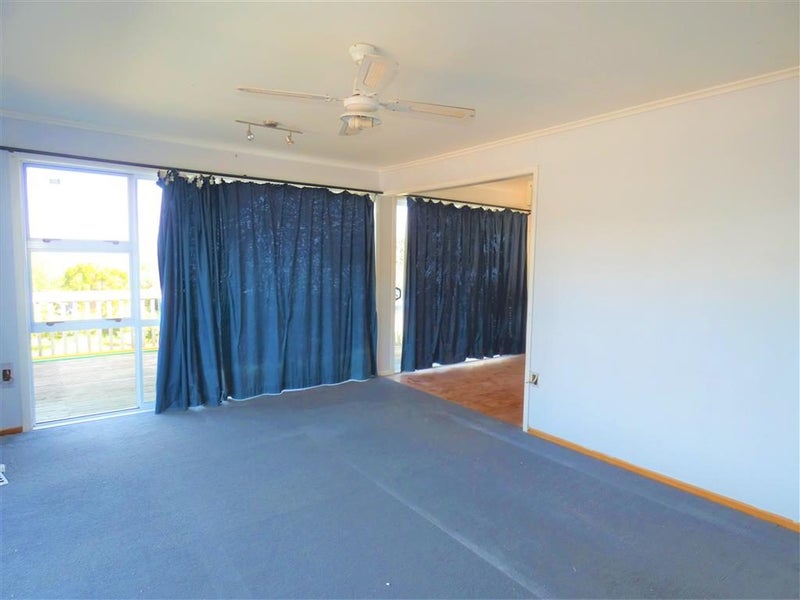27 Estuary Road, Weymouth, Auckland - Carousel 2