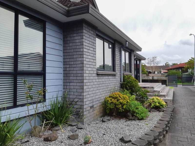 6 Midvale Place, Burswood, Auckland - Carousel 11