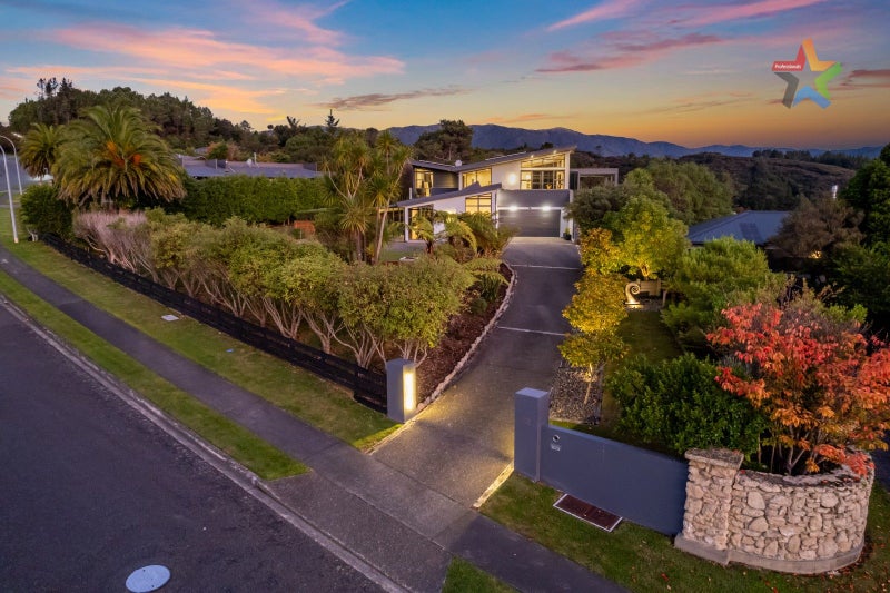 22 Mt Marua Way, Timberlea, Upper Hutt - Carousel 1