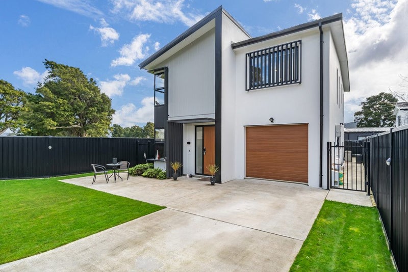 66 Mawai Hakona Drive, Wallaceville, Upper Hutt - Carousel 1