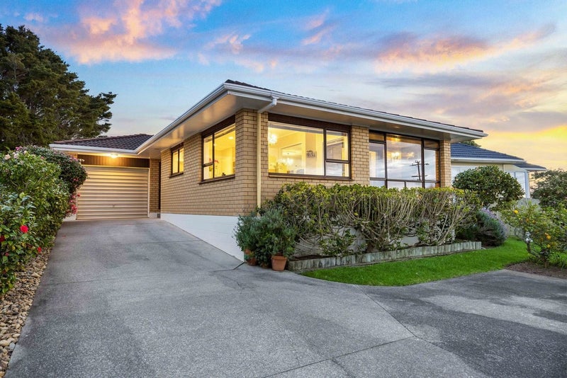 1 Elcoat Avenue, Henderson, Auckland - Carousel 1