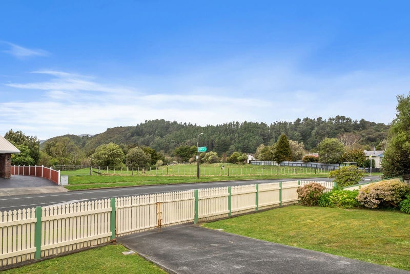 106 Gemstone Drive, Birchville, Upper Hutt - Carousel 2