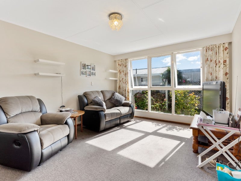 2/13 Mangaroa Hill Road, Maoribank, Upper Hutt - Carousel 1