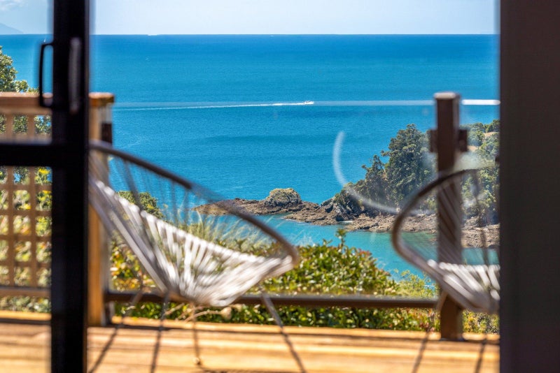 56 Queens Drive, Oneroa, Waiheke Island - Carousel 2