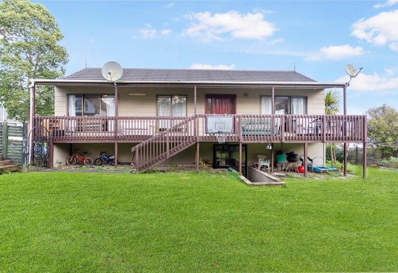 8 Palmetto Place, Goodwood Heights, Auckland - Carousel 1