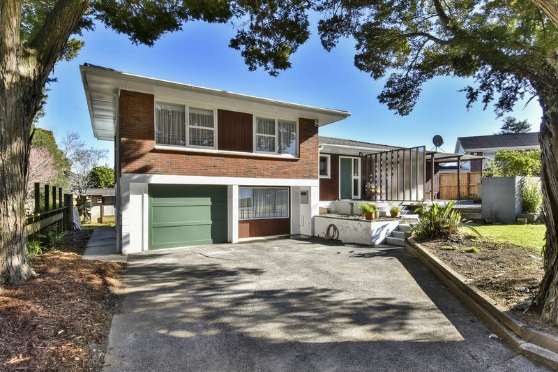 18 Freshney Place, Hillpark, Auckland - Carousel 1