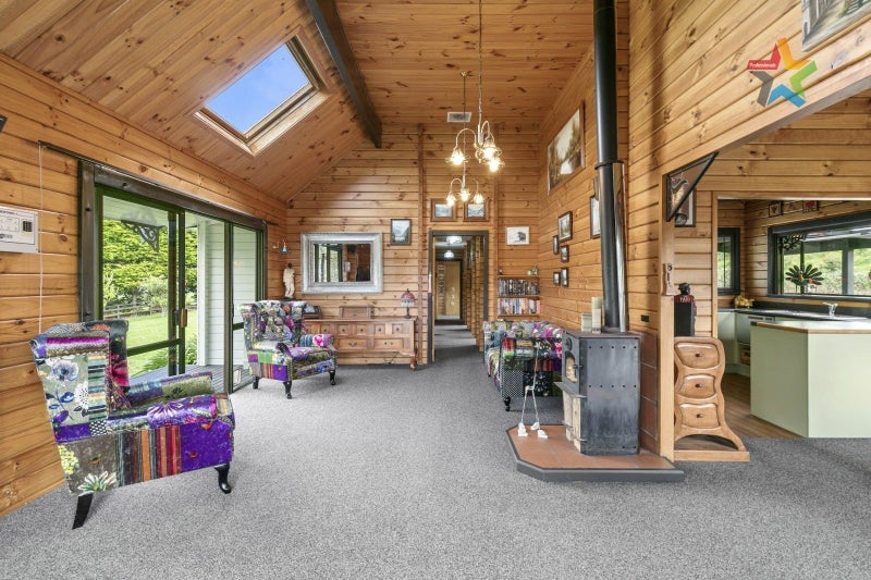 1 Cottle Heath Close, Manor Park, Lower Hutt - Carousel 2