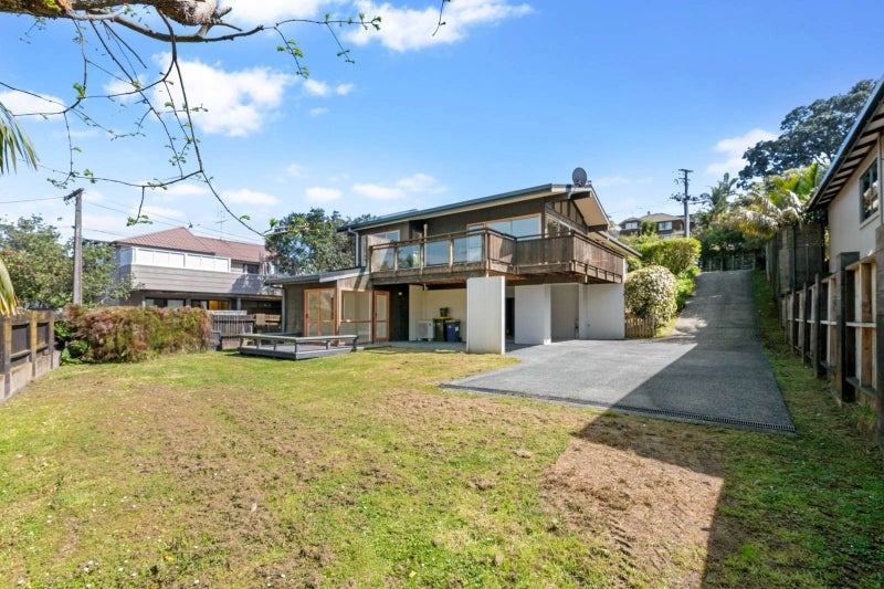 10 Commodore Parry Road, Castor Bay, Auckland - Carousel 1