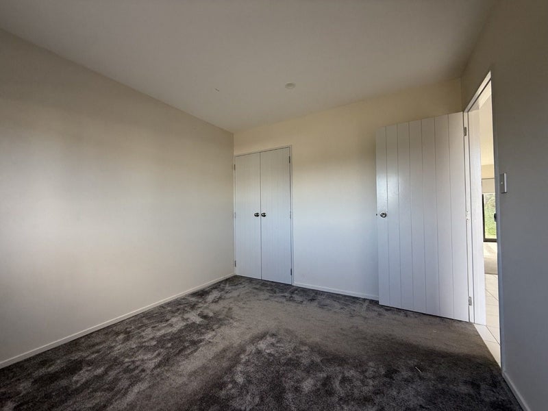 21 Bangla Place, Massey, Auckland - Carousel 14