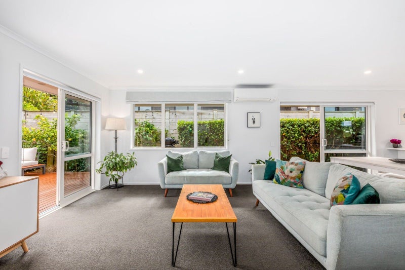 27 Mooring Close, Whitby, Porirua - Carousel 2