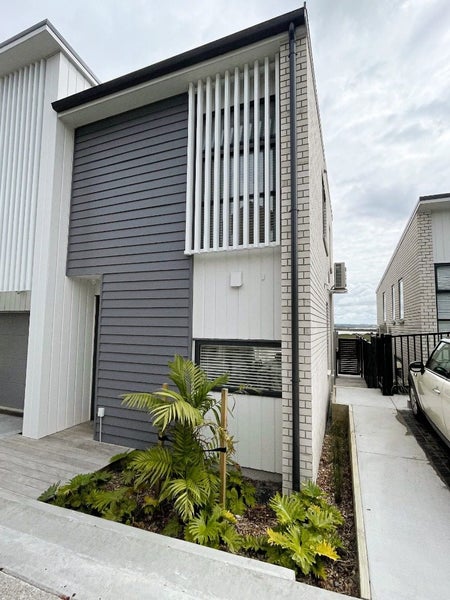 98 Alford Street, Waterview, Auckland - Carousel 1