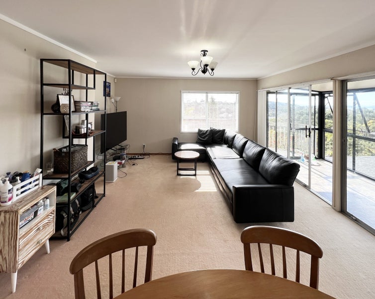 33 Sartors Avenue, Northcross, Auckland - Carousel 1