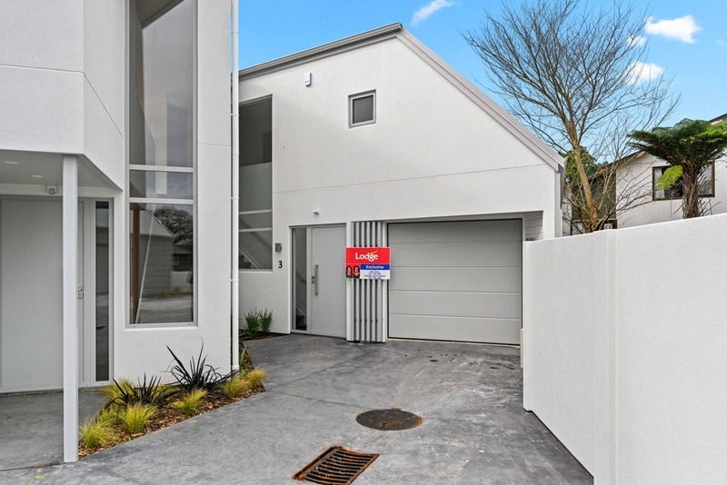 2/24 Pickering Crescent, Chedworth, Hamilton - Carousel 2