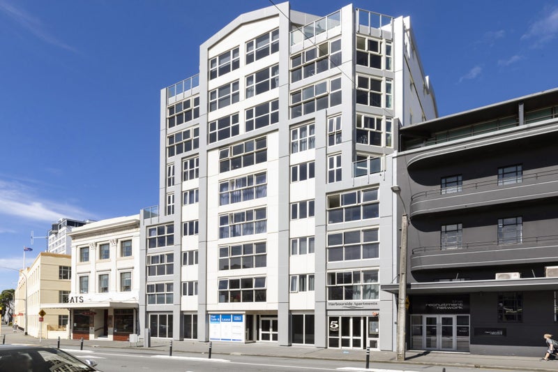 2F/5 Kent Terrace, Mount Victoria, Wellington - Carousel 1