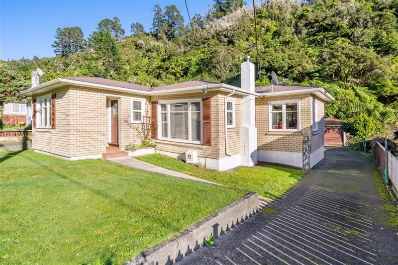 44 Sunny Grove, Wainuiomata, Lower Hutt - Carousel 2