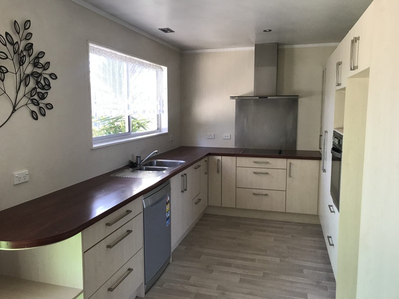 24 Fife Crescent, Tamatea, Napier - Carousel 2