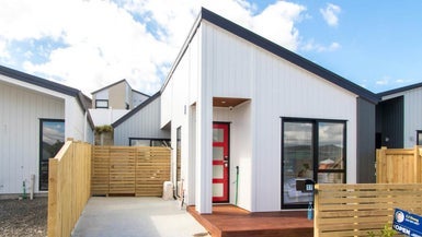 17 Kokotea Road, Massey, Auckland - Carousel 1