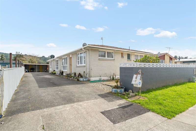 2/17 Oregon Drive, Maoribank, Upper Hutt - Carousel 2