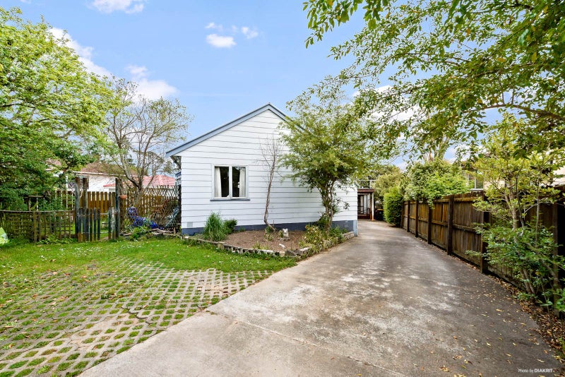 139 Aviemore Drive, Highland Park, Auckland - Carousel 2