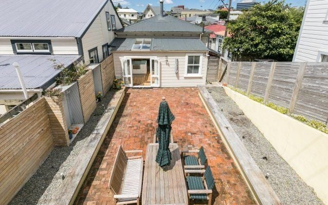 22 Poplar Grove, Thorndon, Wellington - Carousel 1
