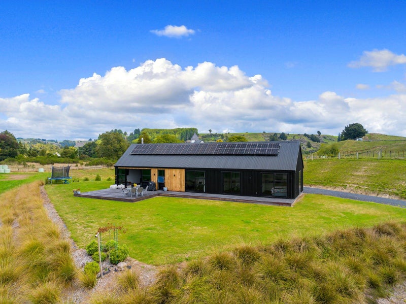 25 Tio Street, Kakahi - Carousel 1