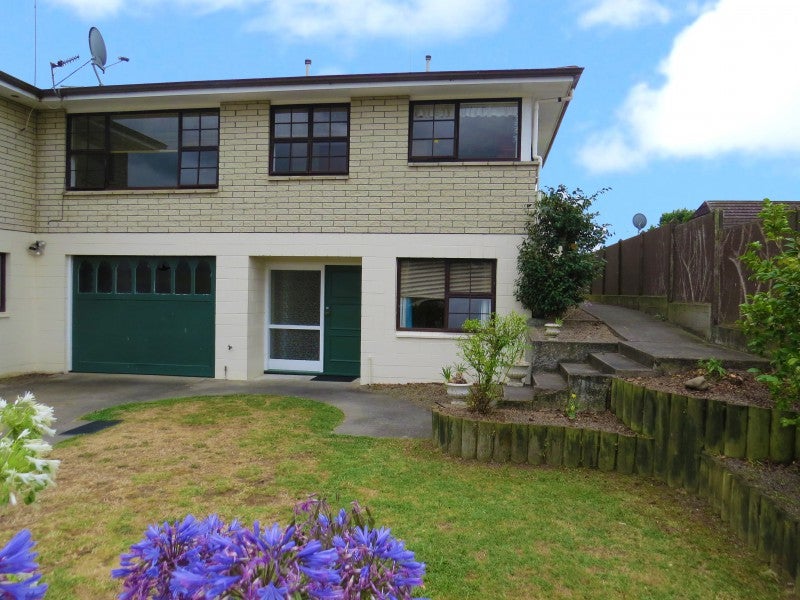 1/21 Dittmer Drive, Awapuni, Palmerston North - Carousel 1