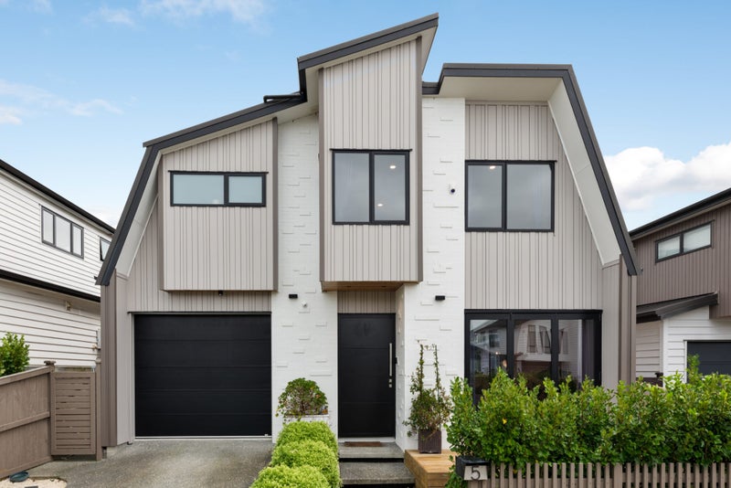 5 Roa Avenue, Hobsonville, Auckland - Carousel 1