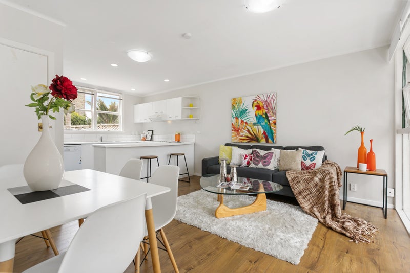 2/2 Strong Street, Saint Johns, Auckland - Carousel 2