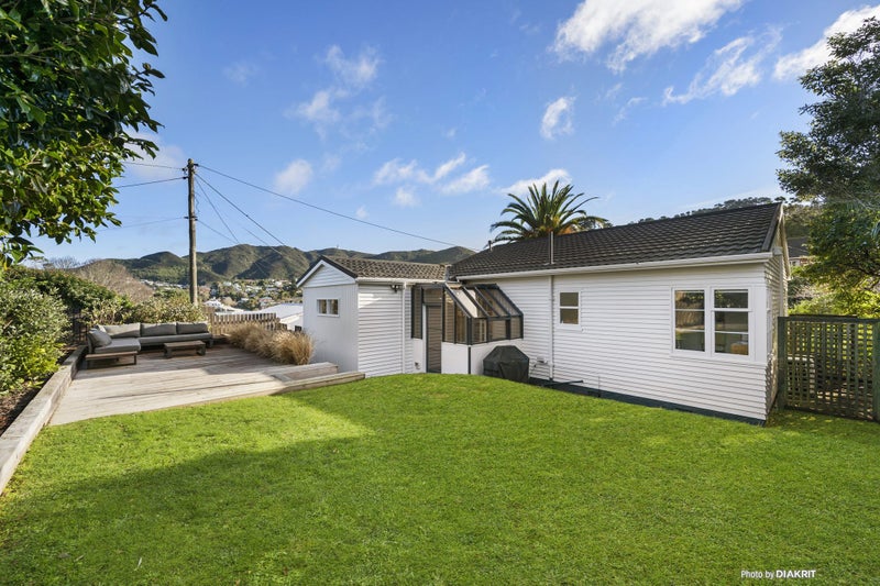10 Wavell Street, Karori, Wellington - Carousel 1