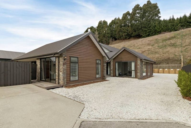 50 Risinghurst Terrace, Lower Shotover, Queenstown - Carousel 1