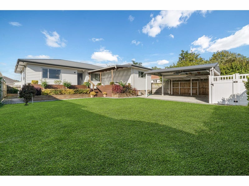 7 Larch Street, Avondale, Auckland - Carousel 2