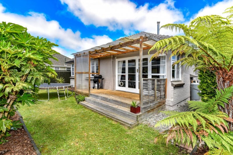 7 Boyne Avenue, Northcote, Christchurch - Carousel 1