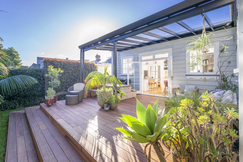 2 Burnley Terrace, Mount Eden, Auckland - Carousel 1