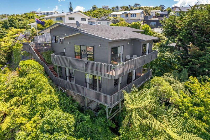 13 Eastview Grove, Normandale, Lower Hutt - Carousel 37