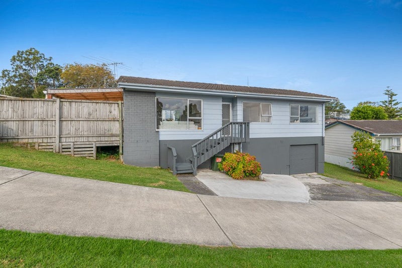 1/4 Clare Place, Glenfield, Auckland - Carousel 1