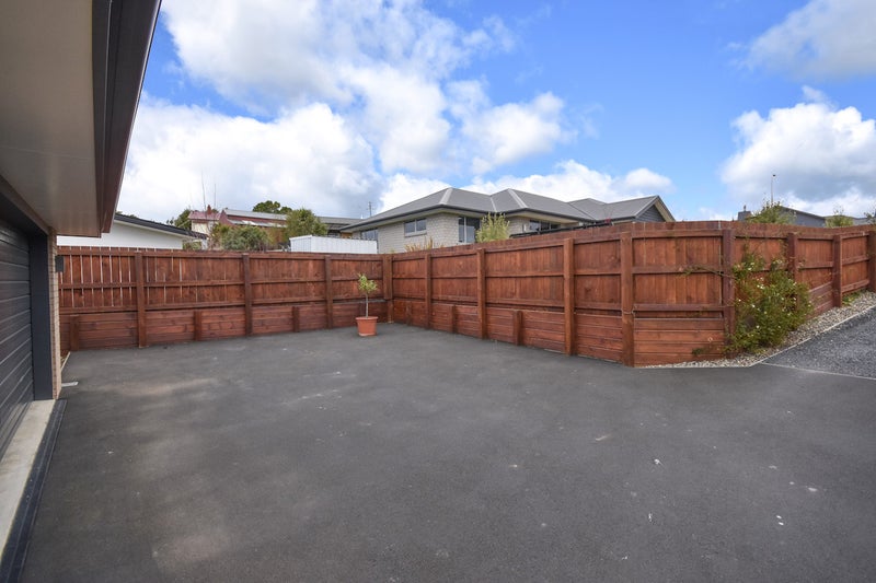 11 Reeves Street, Green Island, Dunedin - Carousel 15